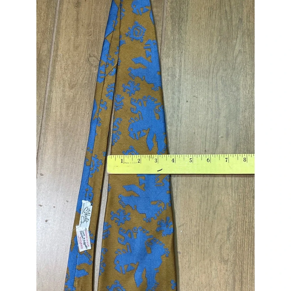 N/A vintage necktie